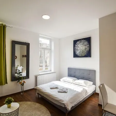 Silver In The City Centre Apartment Budapest